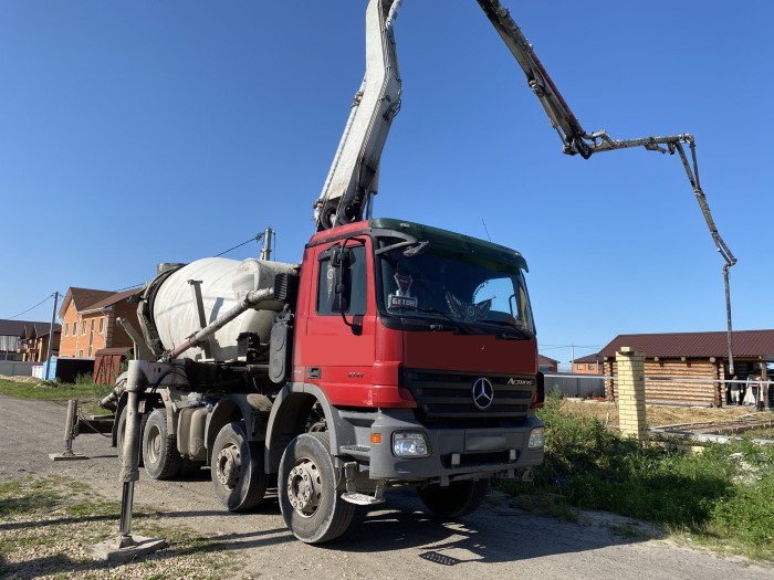Подача бетона для заливки полов в бане в Санкт-Петербурге